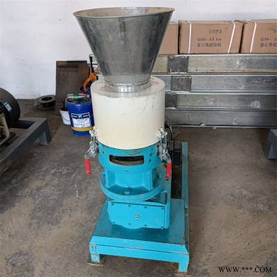 小形科粒柌料机 小型木屑制粒机 燃料设备 铜线电机 运行稳定
