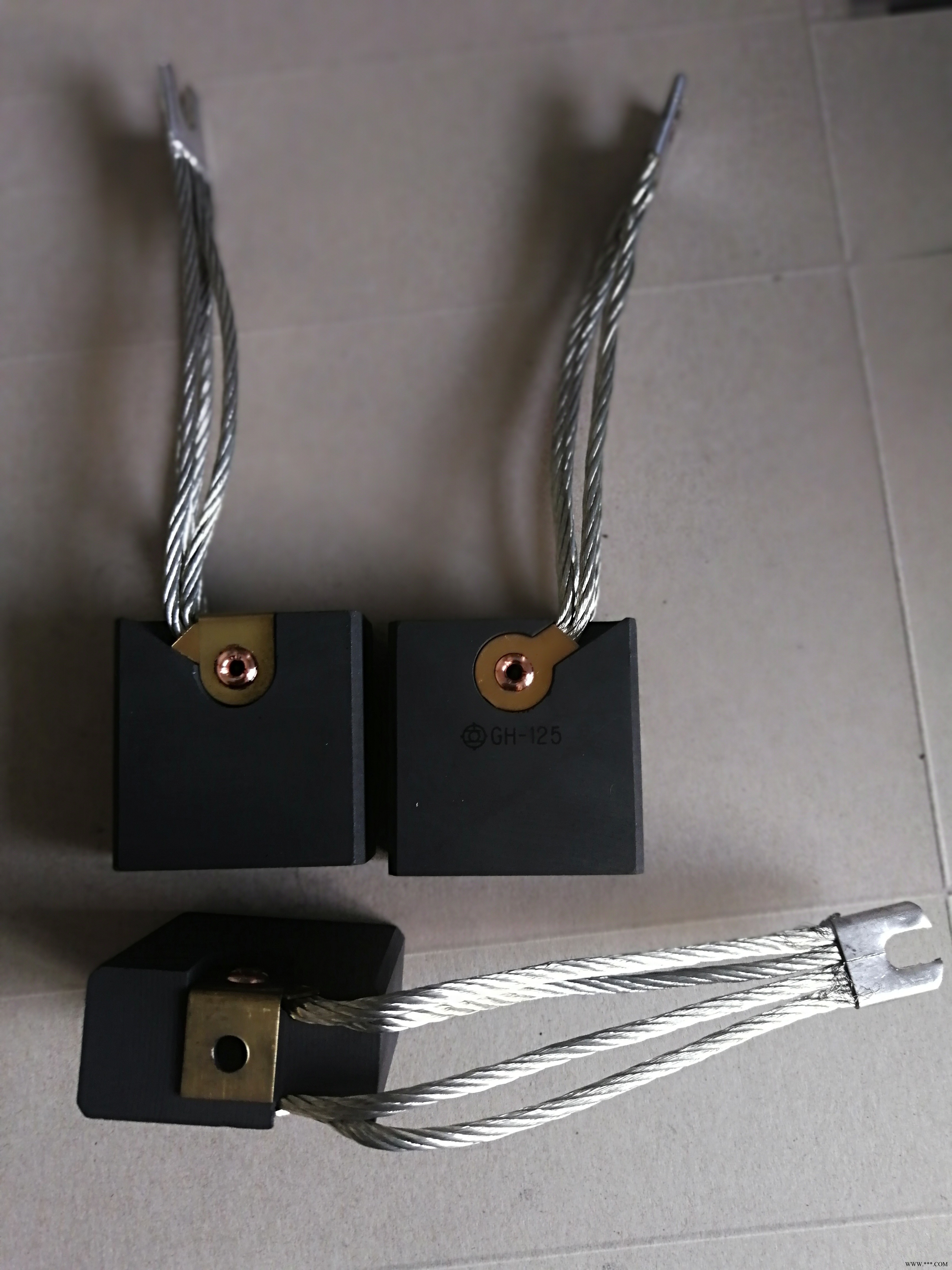 碳刷架 石墨碳刷 电机碳刷 品质优质图1