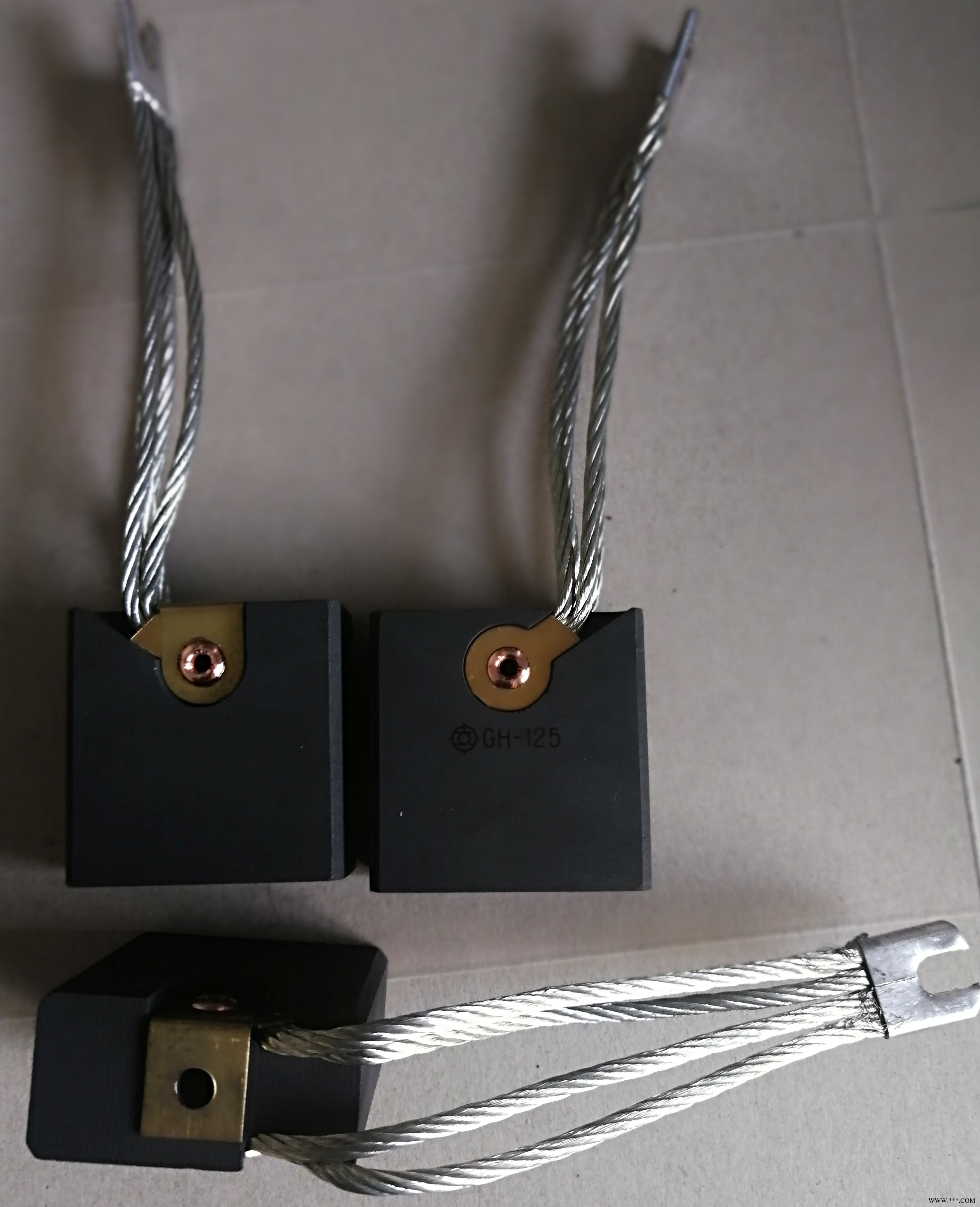 碳刷架 耐磨电刷碳刷 工业电机碳刷电刷 品质优质图1