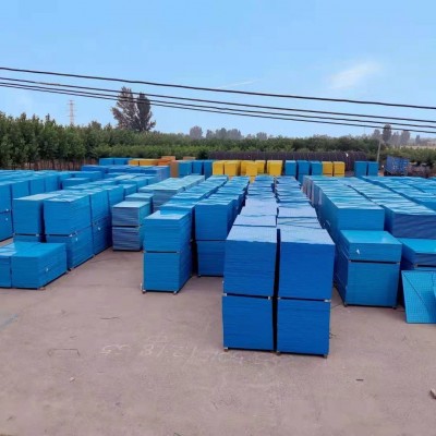 A爬架网 A 爬架网片冲孔钢网片A爬架钢网片A钢网片实体厂家A国凯爬架钢网片