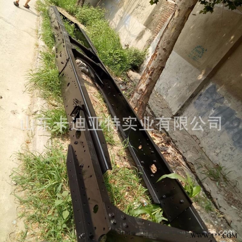 陕汽重卡车架总成（O46/6*4车架后悬2600) DZ9114511060原厂钢材图1