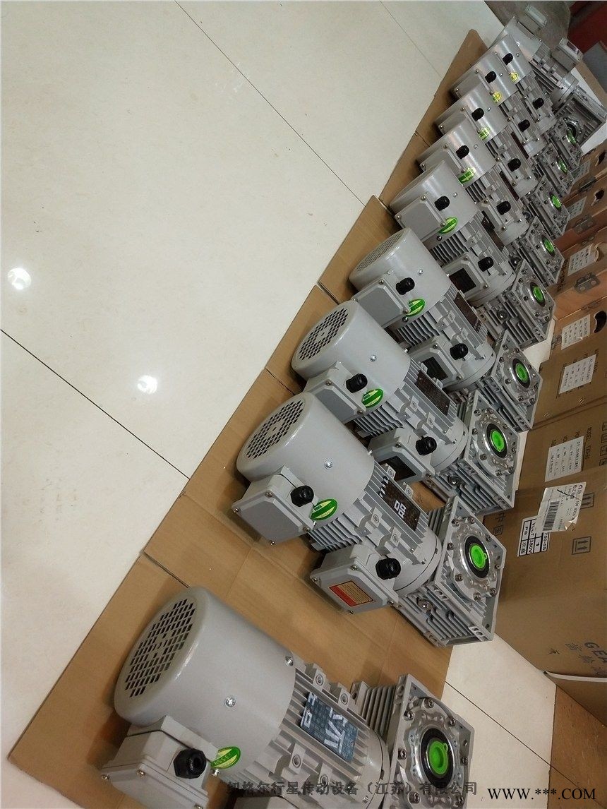 RV063-30-Y290S4-1.1KW升降机防滑用万鑫刹车电机图1