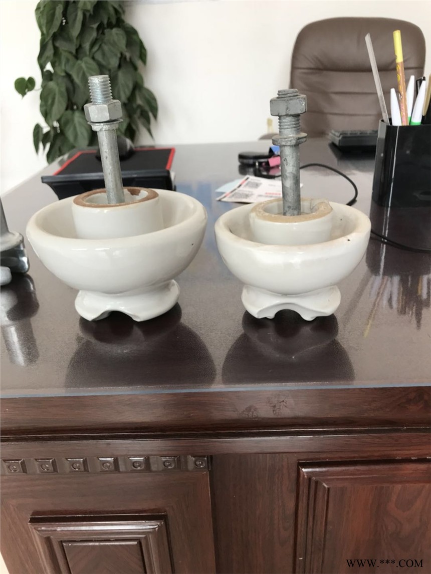 厂家直销针式绝缘子P-15T，针式瓷瓶图1