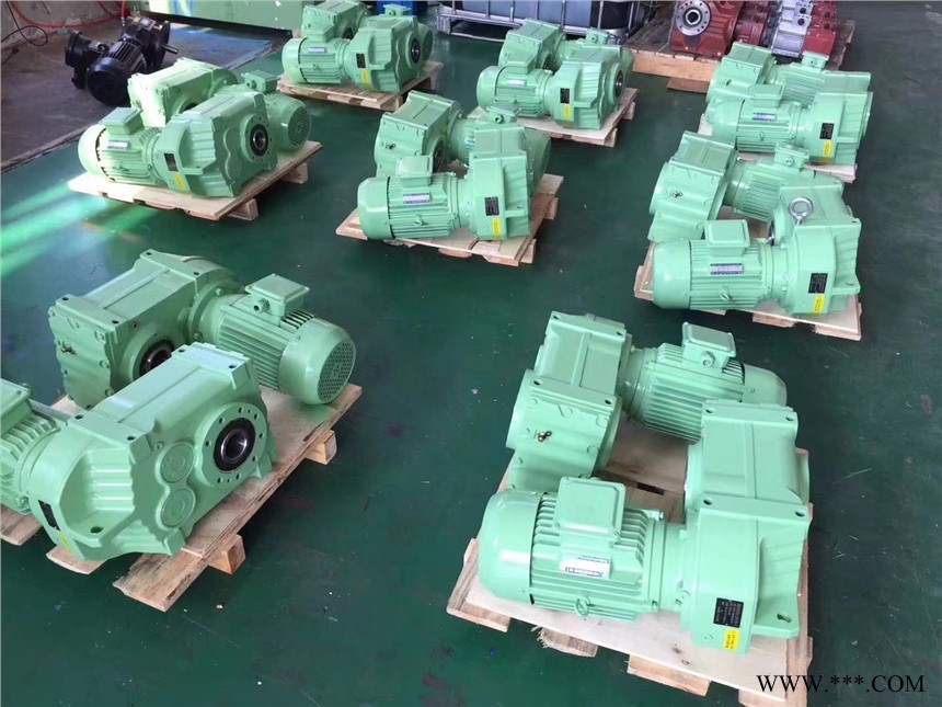 S97-Y4KW-NA13-M4A蜗轮减速机图1