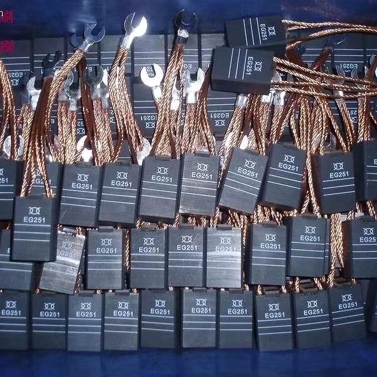 集电环碳刷 T900碳刷 NCC634碳刷 东凯机电 价格便宜