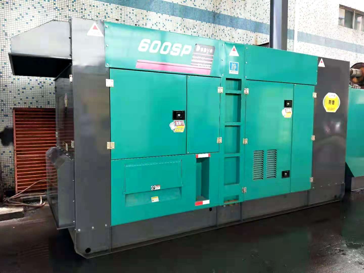 西宁静音发电机租赁50KW到1000KW，进口发电机租赁24小时为您服务