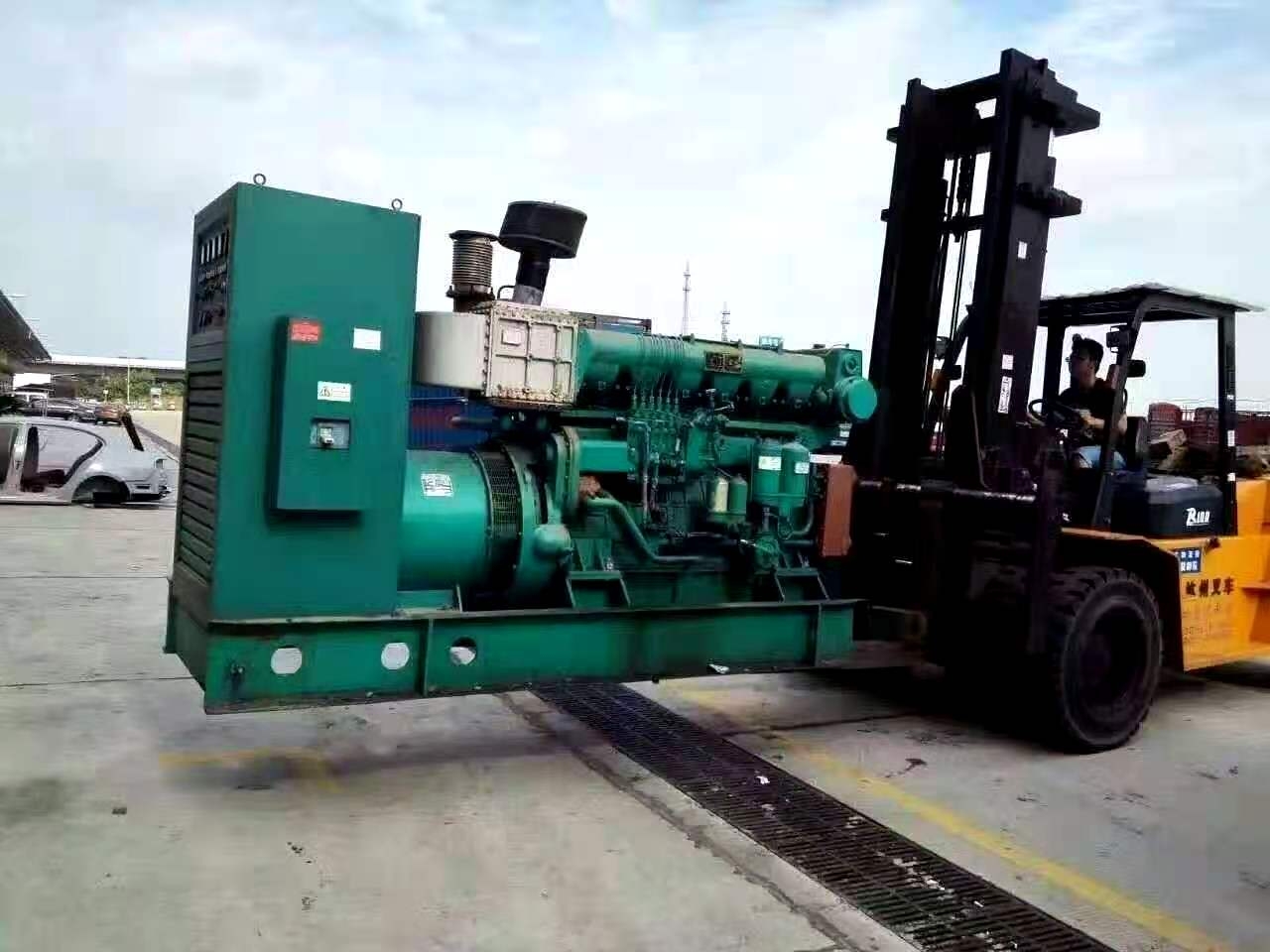 盐城空压机出租发电机/盐城发电机回收厂家