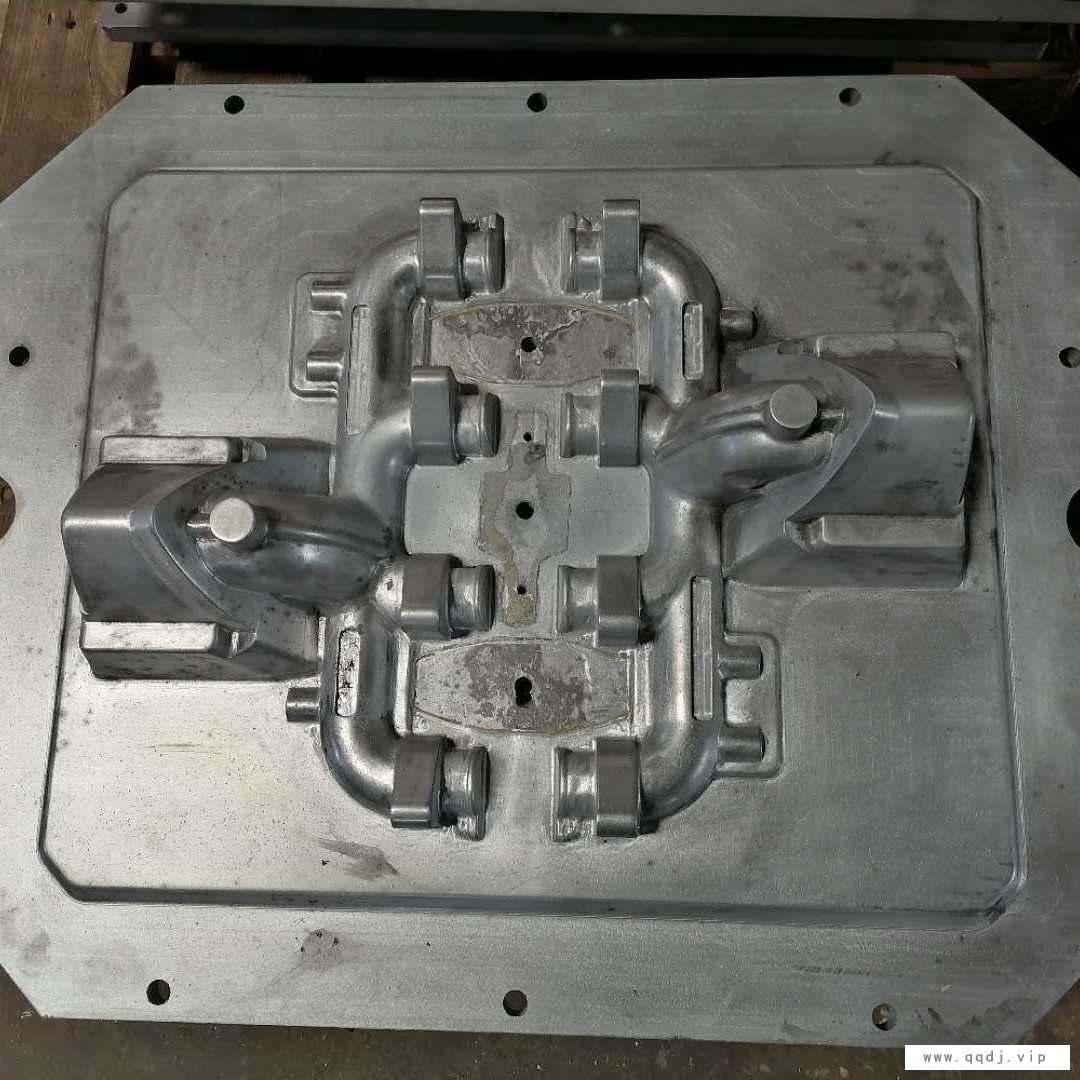 砂铸模具 金属模具 自动线中板模具 浇注砂型模具 15年模具厂家图1