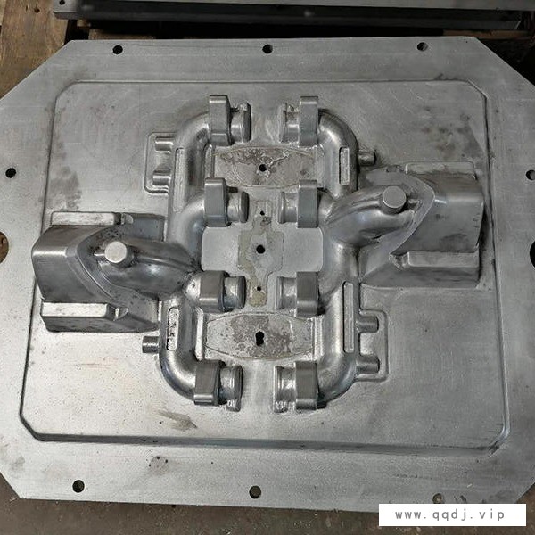 砂铸模具 砂芯盒模具 自动线中板模具 覆膜砂造型模具 15年模具厂家图1