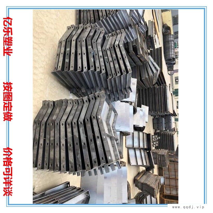现浇防撞墙模具  防撞墙模具  高速防撞墙钢模具  防撞墙钢模具图1