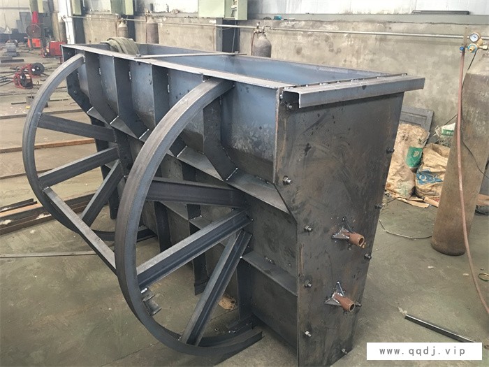 赤峰隔离墩模具-锐铭模具-空心隔离墩模具图1