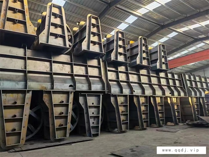 隔离墩钢模具方案-大连隔离墩钢模具-锐铭模具制造图1