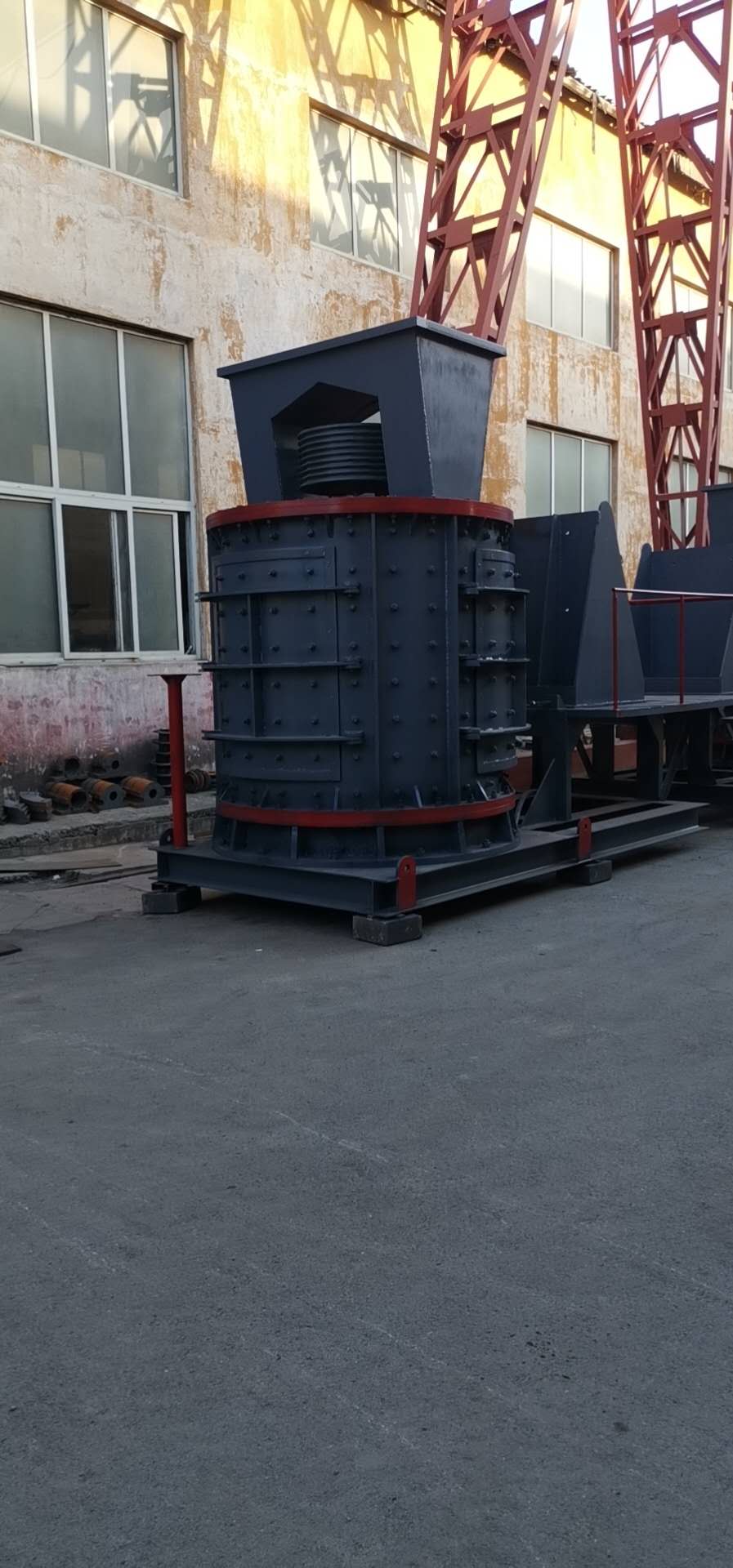 山东日照重型立轴式制砂机价格 鑫磊机械重型立轴式1250型